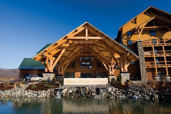 Hope Lake Lodge & Indoor Waterpark image 1